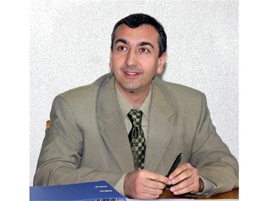 ЦИК реши вчера, че комитетът от застъпници трябва събере 7000 подписа, обяснява говорителят й Бисер Троянов.