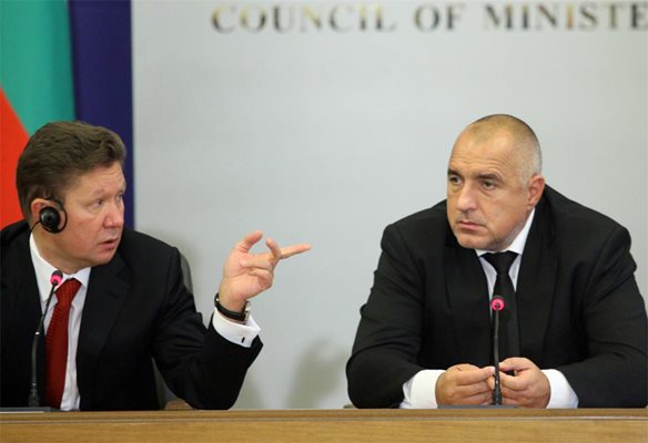 Няколко дни след като обяви пред Бойко Борисов, че "Газпром" обмисля инвестиции в "Левски", босът на компанията Алексей Милер (вляво) разкри, че вероятно ще прати "Зенит" в ново първенство по футбол, което предстои да бъде създадено.