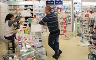 Фармацевтът Яна Узунова: Няма наличност на ваксини за коклюш