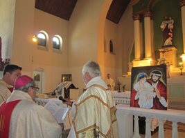 Католиците във Врачанско първо отбелязаха с литургия Палмовата неделя и тогава гласуваха