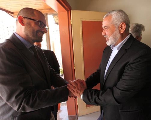 Мирослав Зафиров (вляво) с лидера на "Хамас" Исмаил Хания
