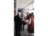 Данъчните в Търново посрещнаха с баница
първите граждани за 2017 г.