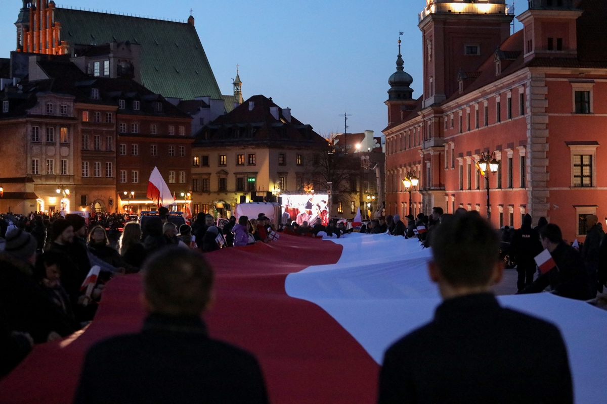 Тленните останки на трима президенти в изгнание ще бъдат пренесени в Полша