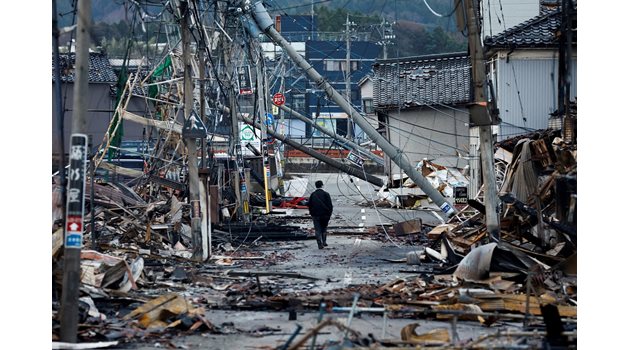 Япония все още се възстановява от силното земетресение от 1 януари.