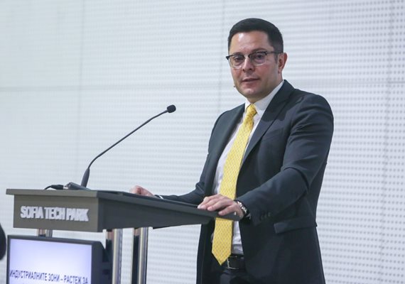Министърът на иновациите  и растежа Александър Пулев