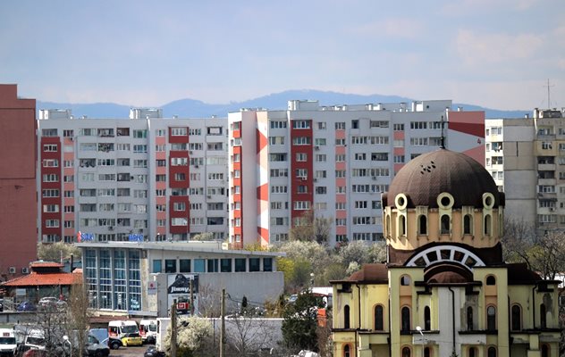 Всички, които живеят в многофамилни сгради, трябва да са регистрирани като етажна собственост, но това задължение масово не се спазва. 
СНИМКА: РУМЯНА ТОНЕВА