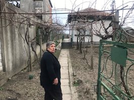  Благодарение на няколко инициативи, семейството вече има нов, по-голям дом 
Снимки: Надежда Алексиева