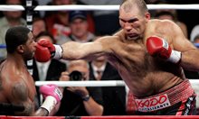 Бившият световен шампион по бокс Николай Валуев обеща да се включи във войната