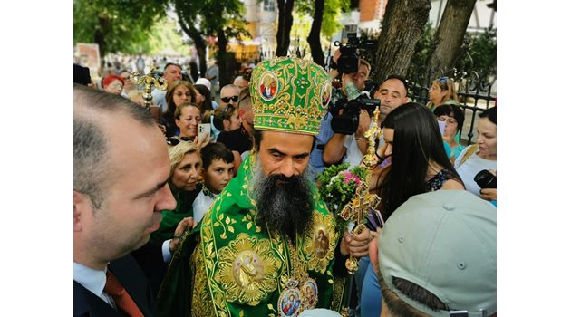 Патриарх Даниил отслужи света литургия в Кюстендил 
СНИМКА: Facebook/ Георги Стамов