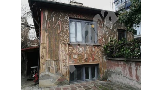 Къщата, от която са откраднали картините на Майстора Снимки: Десислава Кулелиева