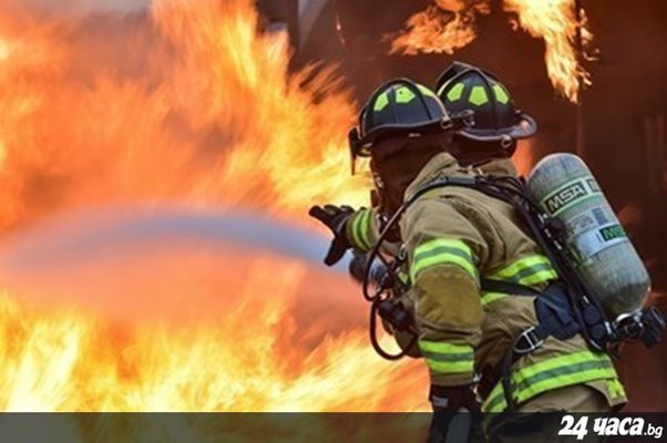 77-годишен пострада при пожар в Първомай, къщата му изгоря напълно