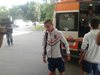 Пълна линейка с ранени футболисти пристигна в бургаската болница (снимки)