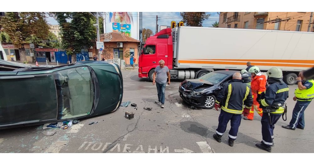 Heavy accident in the center of Sofia (Photos, video)