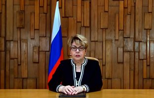 Коментар на седмицата №3: Проблемът не е, че Митрофанова е била в Пловдив, a че е качена на официалната трибуна до Радев