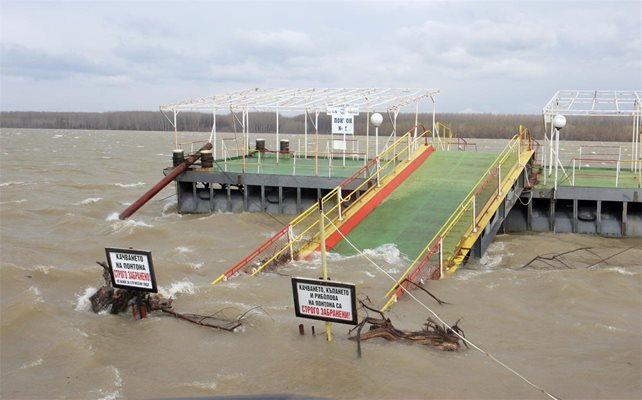 Дунав опасно приижда