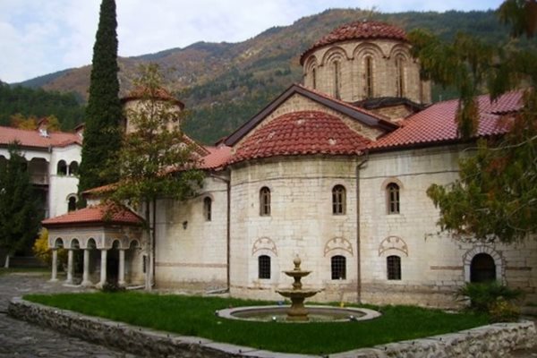 Баковският манастир СНИМКИ: МРРБ