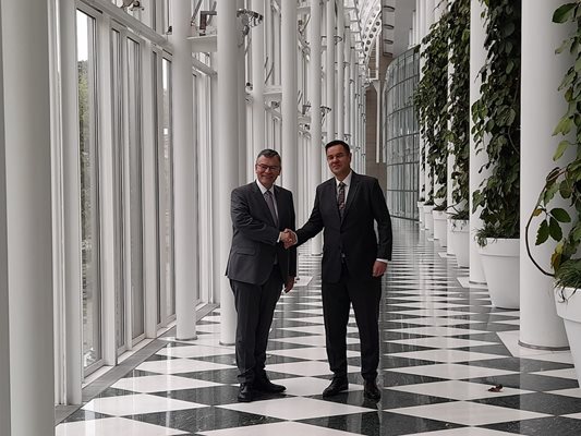 Министърът на икономиката Никола Стоянов се срещна с държавния министър по федералните въпроси и медиите и началник на Баварската държавна канцелария Флориан Херман.