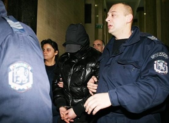 Радо Темерута при един от арестите СНИМКА: Архив