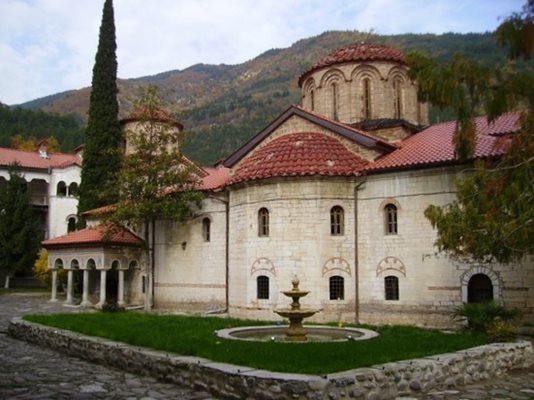 Баковският манастир СНИМКИ: МРРБ
