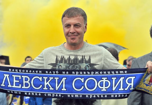 "Левски" и Наско Сираков искат ново ръководство на футболния съюз
