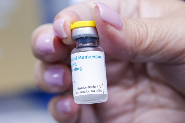 ЕС ударно се снабдява с ваксини срещу вариола