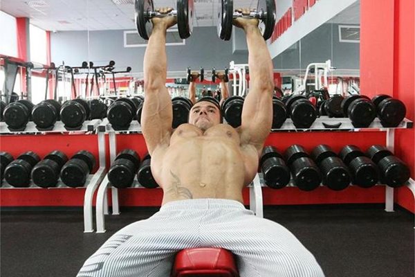 Възрастта между 20 и 30 г. е най-подходяща за изграждане на мускулна маса.