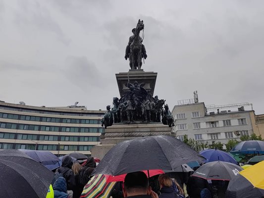 Протестиращи искат драконовски мерки срещу дрогирани и пияни шофьори
Снимка: Георги Кюрпанов - Генк