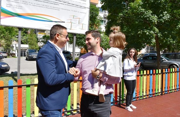 Кметът Атанас Камбитови кандидатът за евродепутат Андрей Новаков.