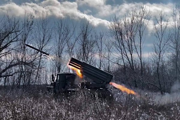 Руската противовъздушна отбрана прехвана и унищожи три украински дрона над югозападната Брянска област 
СНИМКА: ГЩ на украинската армия