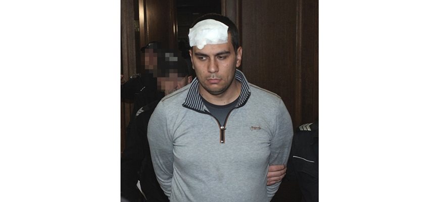 Сотаджията Александров е с лепенка в съда, защото се опита да се гръмне