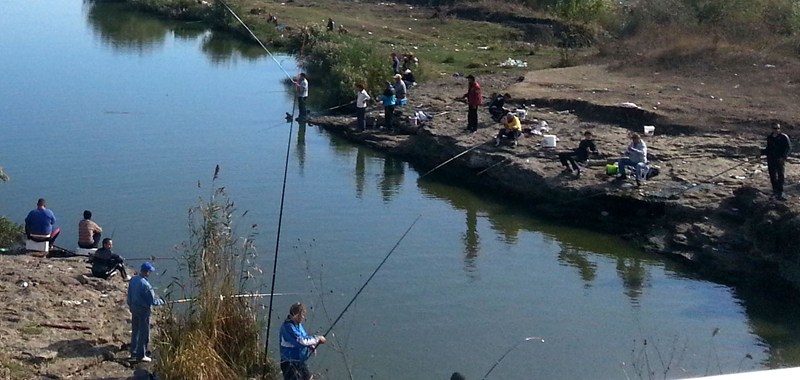 Двама рибари изчезнаха в Мандренското езеро край Бургас
