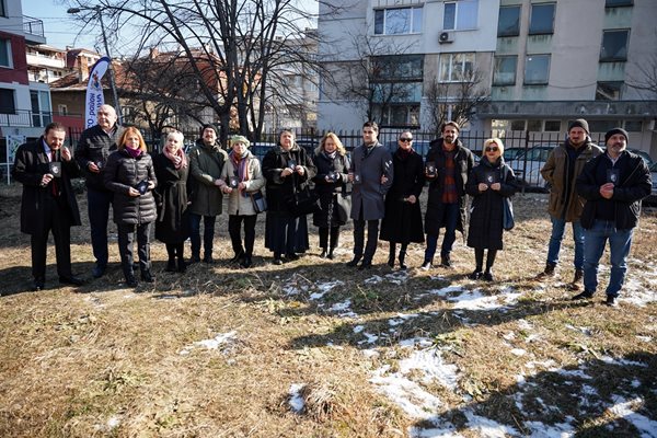 Трупата на Сатиричния театър не пропусна събитието
Снимка: Пламен Кодров