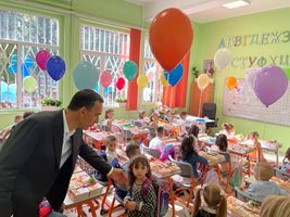 Над 24 000 са учениците в Бургас, две училища започват с нови директори
