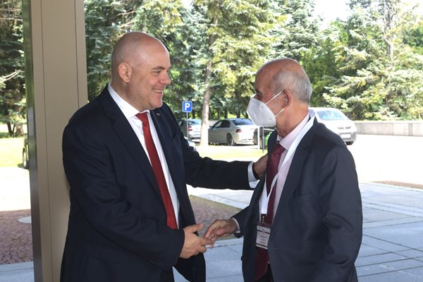 Главният прокурор Иван Гешев посреща главния прокурор на Република Северна Македония Любомир Йовески;