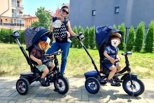 Моделката Ася Капчикова:  За професията "майка" няма почивка