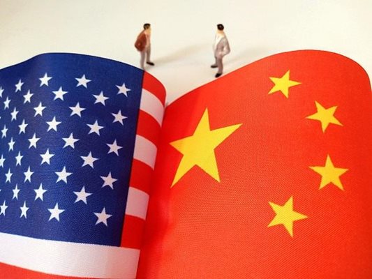 Китай припомни за предстоящото вдигане на американските мита върху китайските стоки и призова за справедливо справяне с китайските компании

Снимка: Радио Китай