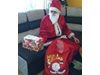 Мъж с церебрална парализа се облича като Дядо Коледа и помага на нуждаещи се