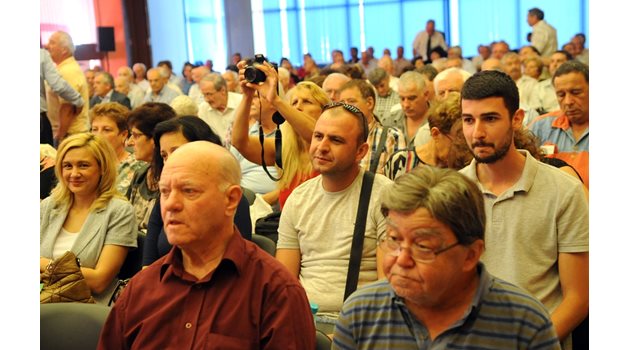 Делегатите русофили подкрепиха с голямо мнозинство председателя на организацията.
