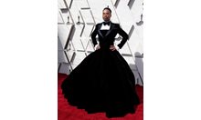 Защо актьорът Били Портър се появи с рокля на "Оскар"-ите?
