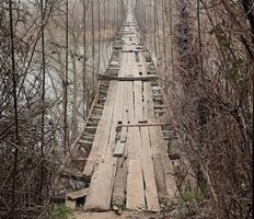 Има и такива мостове в Пловдивско - стъпваш на него и се давиш в реката! (снимки)