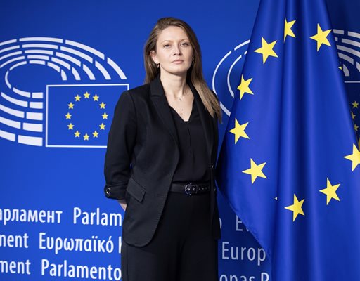 Евродепутатът от БСП Цветелина Пенкова: Не е време за избори