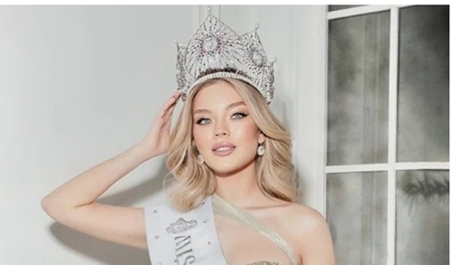 Руска красавица се оплаква - била тормозена и избягвана на конкурса "Мис Вселена"