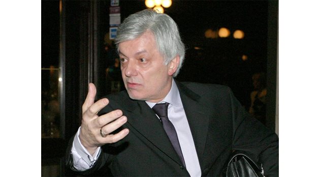 ДУМА: Феновете на българския футбол няма да останат без мачове по телевизията, увери Валентин Михов.