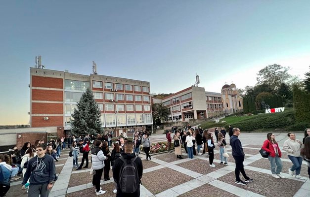 Студентите са получавали и по 600 лв.стипендия като стажанти

Снимка: ВТУ "Св.св.Кирил и Методий"