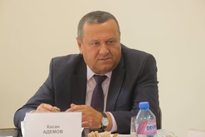 Хасан Адемов:  Проблемът не е на коя страна си, а как ДПС се озова в тази ситуация