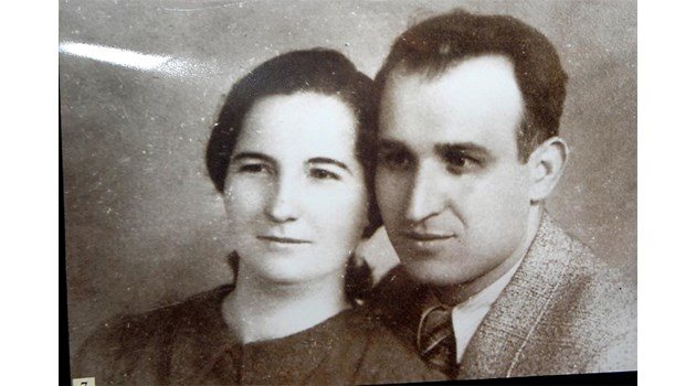 Тодор Живков заедно с жена си Мара Малеева на млади години.