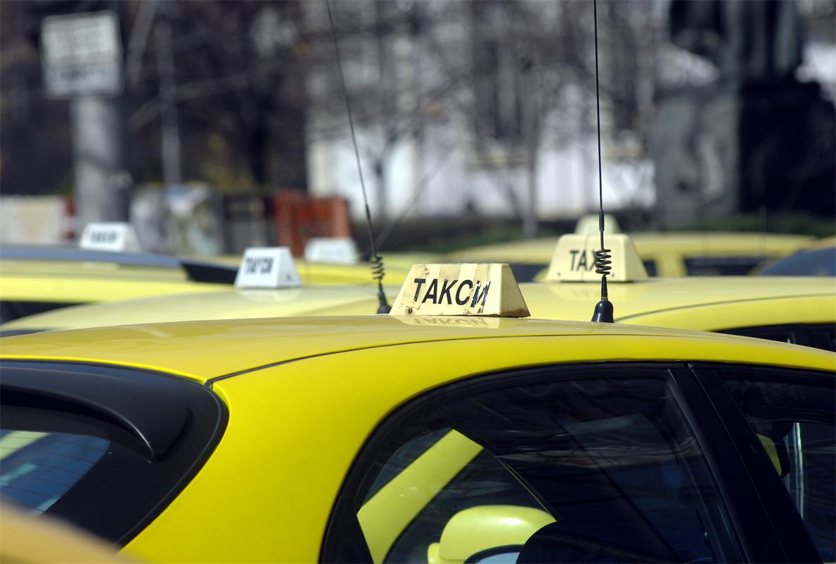 Такситата в Пловдив вдигнаха цените с 10 ст.