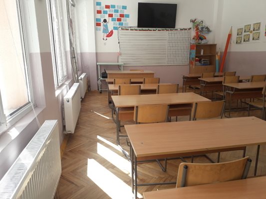 Класните стаи в училищата в община "Родопи" ще опустеят през следващата седмица.