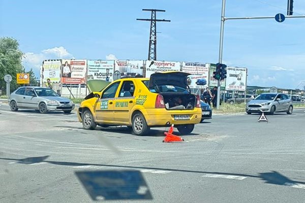 Катастрофа ограничава движението по Околовръстното на Пловдив