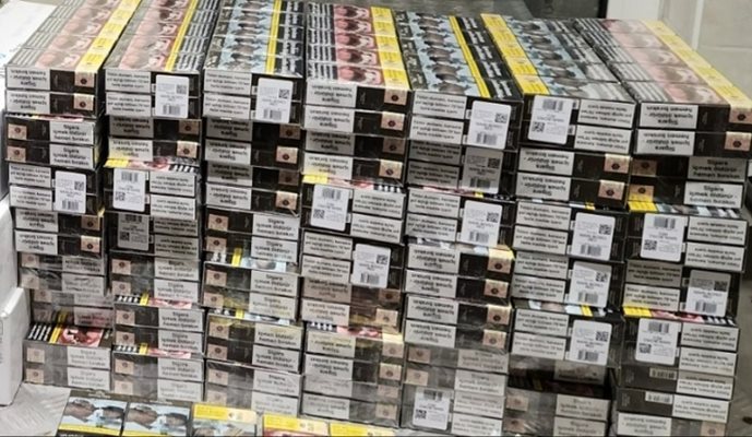 Открити са и 490 кутии контрабандни цигари.